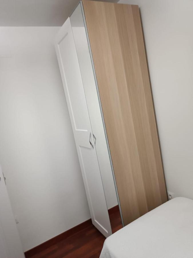 Lyrioshomes Filpo Rojas , Apartamento Sevilha