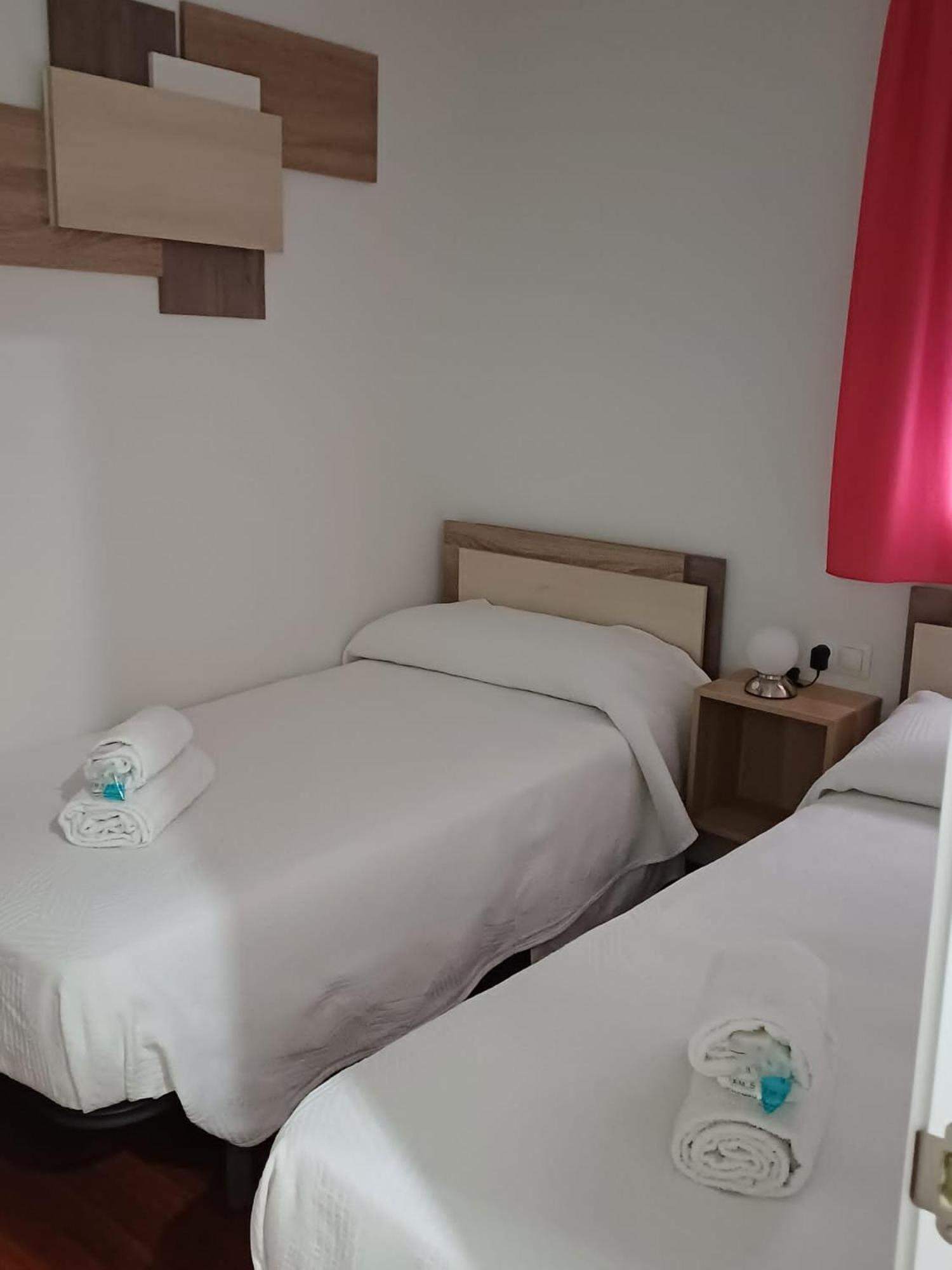 Lyrioshomes Filpo Rojas , Apartamento Sevilha
